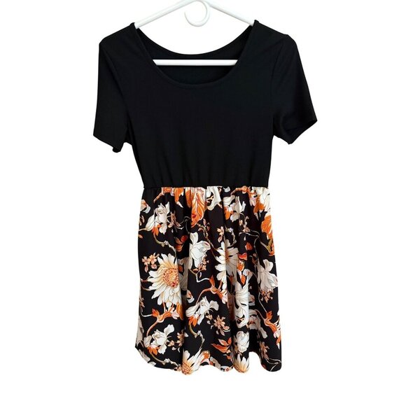 Boho Clasi Scoop Neck Fit and Flare Dress Size Medium  Black with Floral Print - Picture 3 of 13